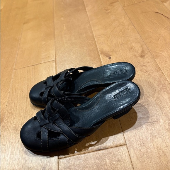 Born black leather slip on sandals 8 - Picture 2 of 9